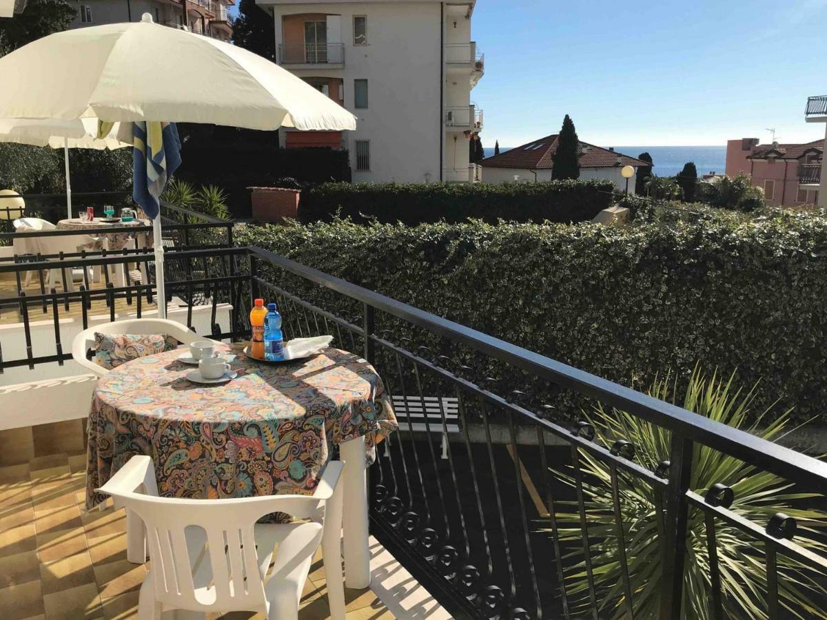 Residence Mare Verde Pietra Ligure Exterior foto
